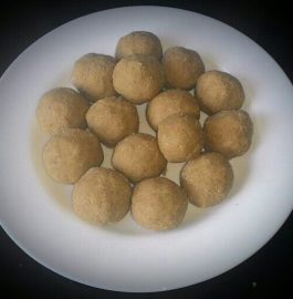 Atta (Wheat Flour) Laddoos Recipe