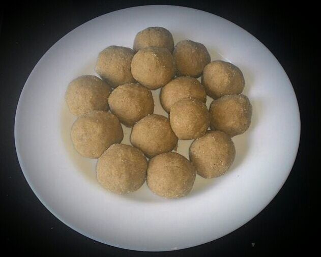 Atta (Wheat Flour) Laddoos Recipe