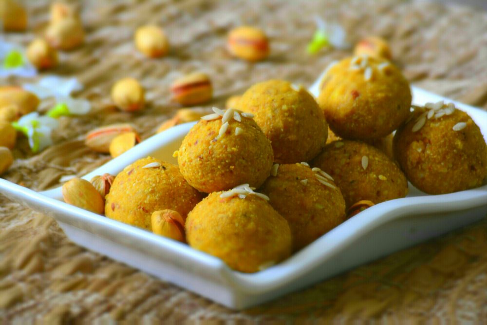 Besan Ke Laddu Recipe