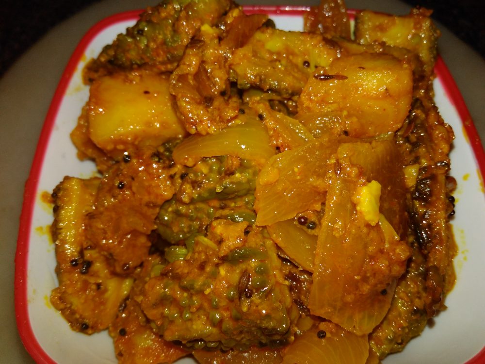 Karela (Bittergourd) Aalu Pyaaz Sabzi (Dadi-Nani Style)!