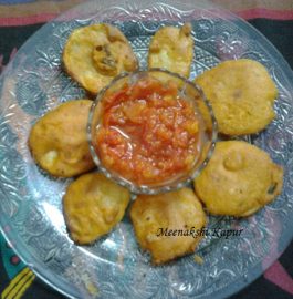 Aaloo Pakode with Tomato Chutney Recipe