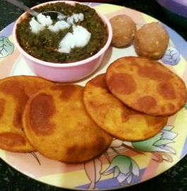 Sarso ka Saag -Makke ki Puri Recipe