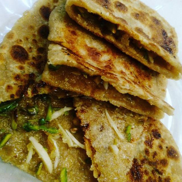 Jaggery Drynut Stuffed Paratha - Yummy Bite