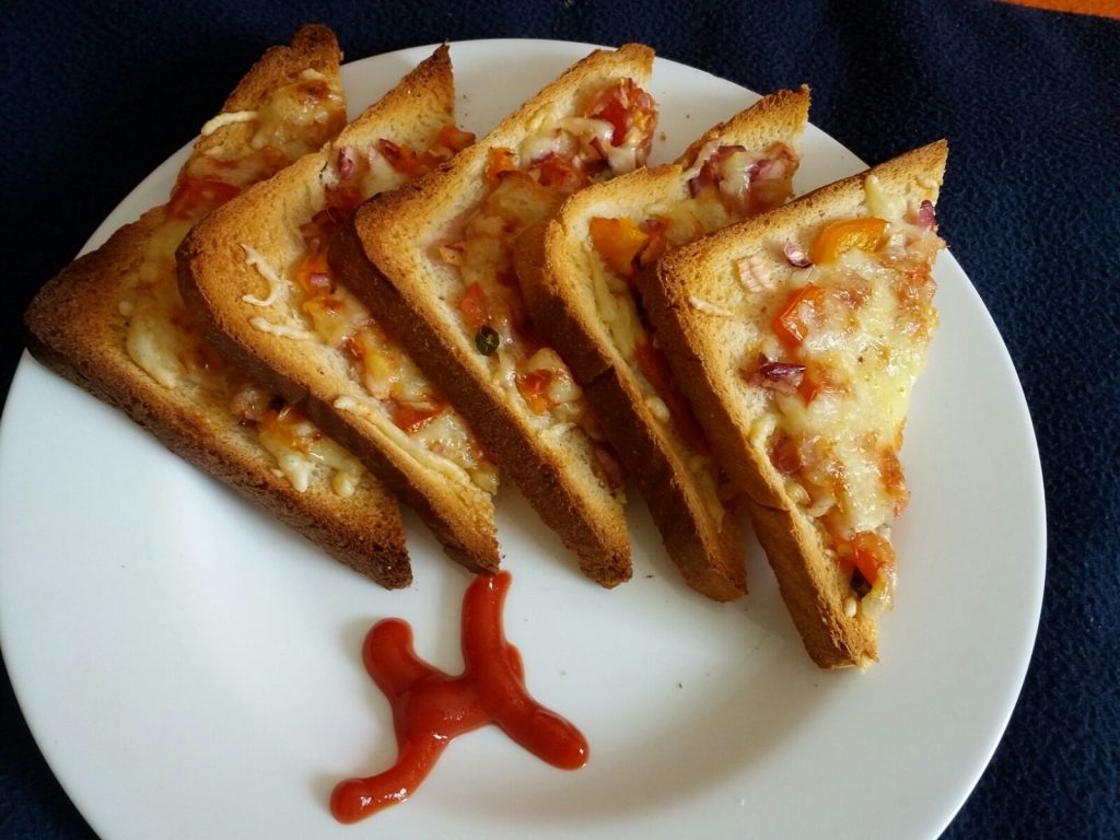 Cheese Chili Toasts Recipe