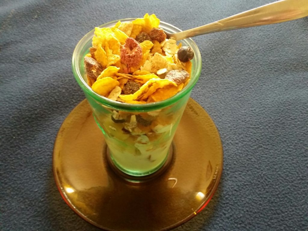 Cornflakes aCornflakes and Fruit Yogurt Smoothie recipend Fruit Yogurt Smoothie