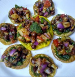 Paapdi Mathri Chaat Recipe