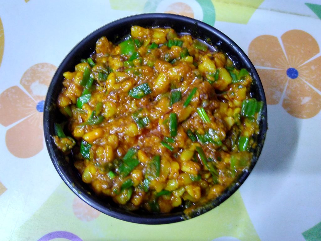 Spring Onion-Urad Daal Saag Recipe