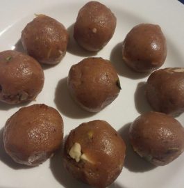 Bread and Walnut Laddoos Recipe