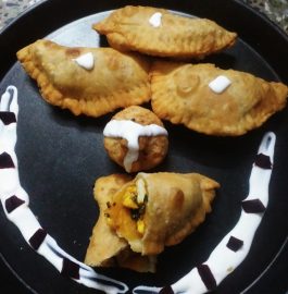 Palak Paneer Stuffed Gujiya Recipe