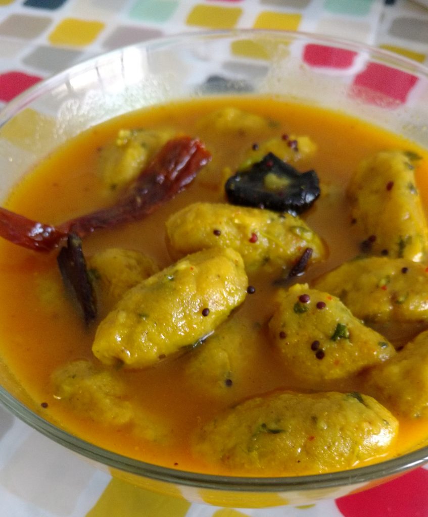 Muli (Radish) Muthiya Gravy Recipe