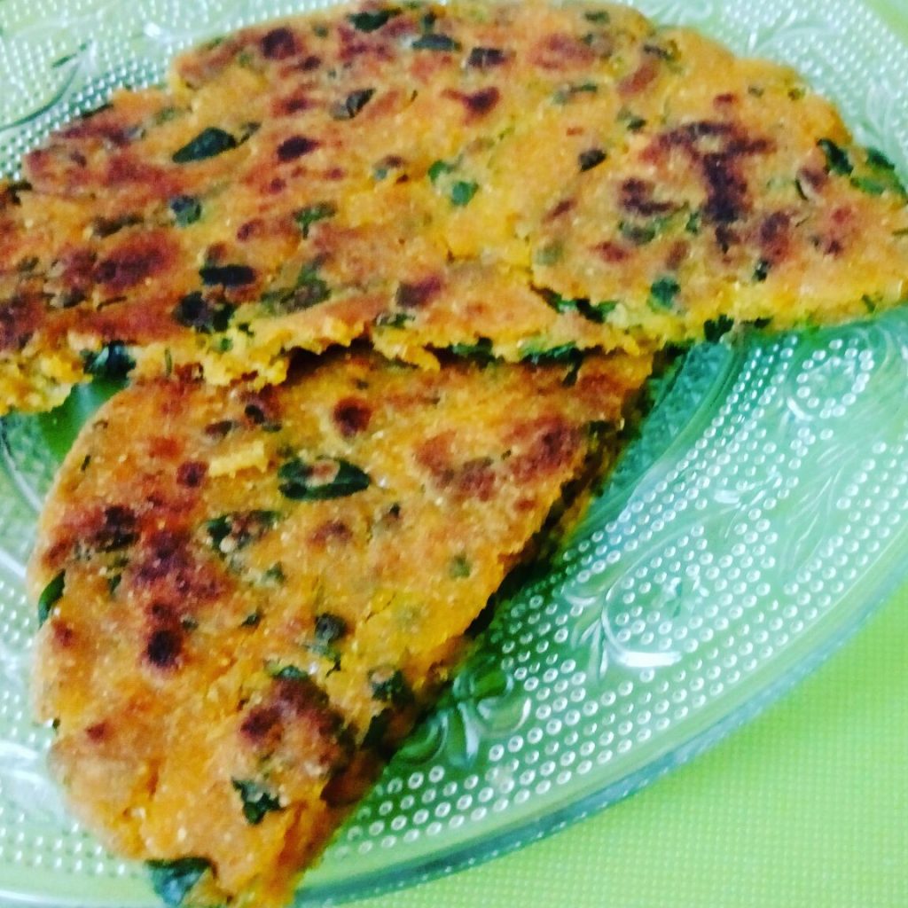 Makki Methi ka Paratha Recipe