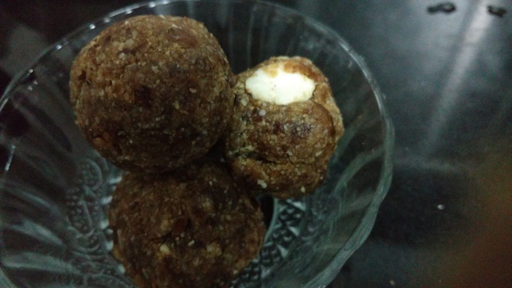 Dates Muesli Balls Recipe