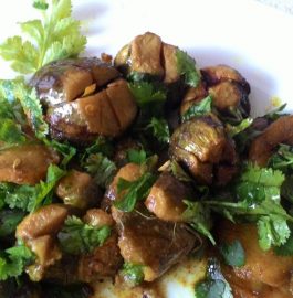 Bharwan Baingan Aloo Curry Recipe