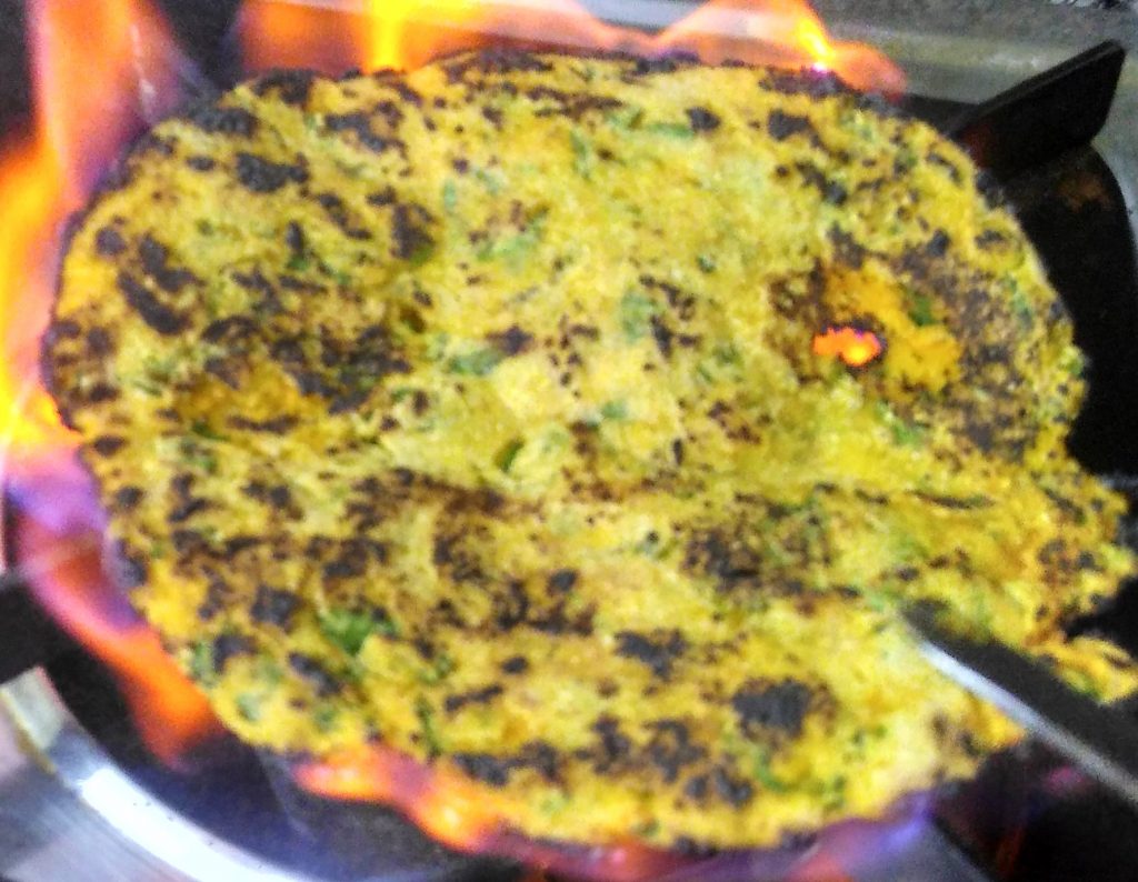 Masala Makki Methi Ki Roti Recipe