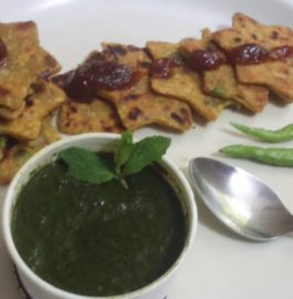 Vegetable Rava Crisps : Delicious Bites