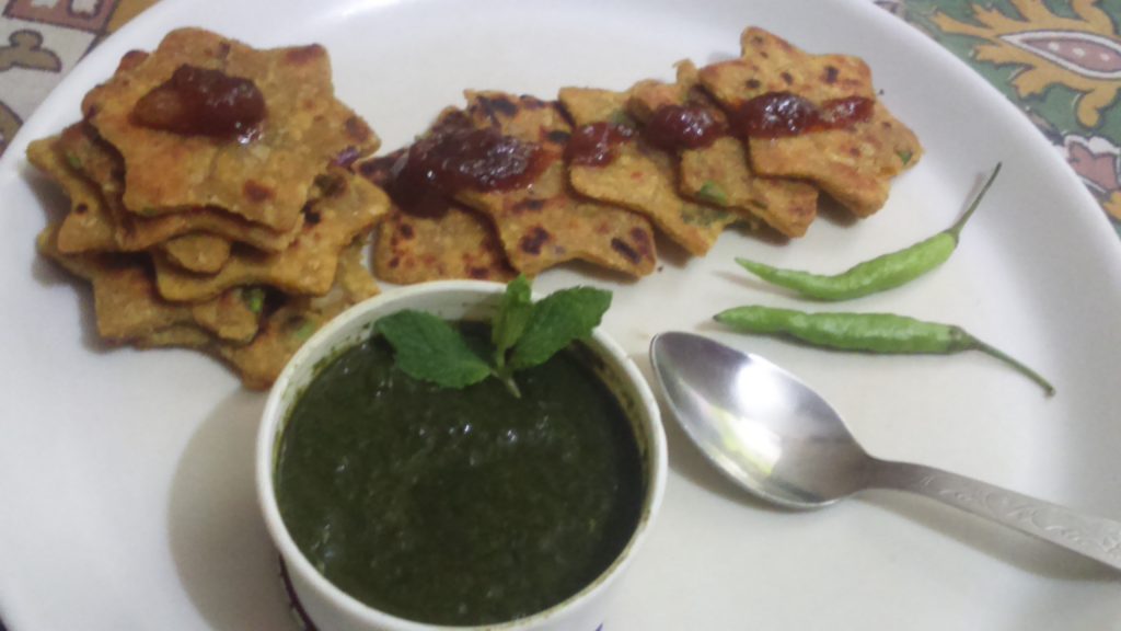 Vegetable Rava Crisps : Delicious Bites