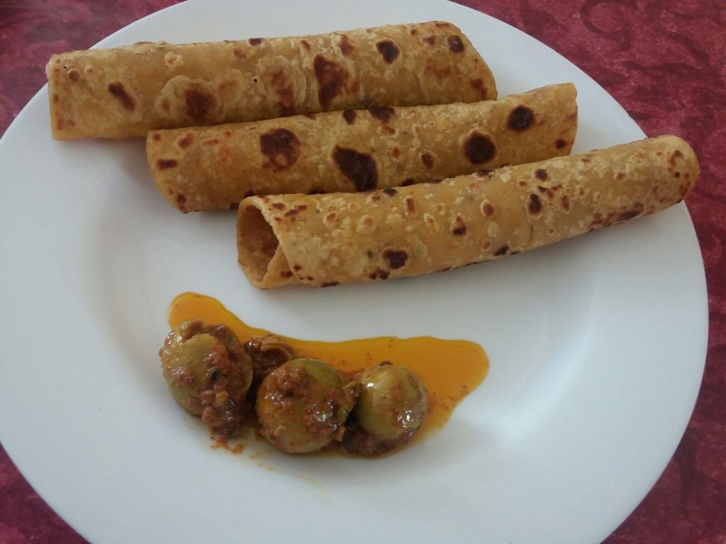 Easy Aloo Paratha Recipe (without stuffing) - Quick Breakfast!