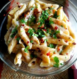 Pasta in Healthy White Sauce - Yum!