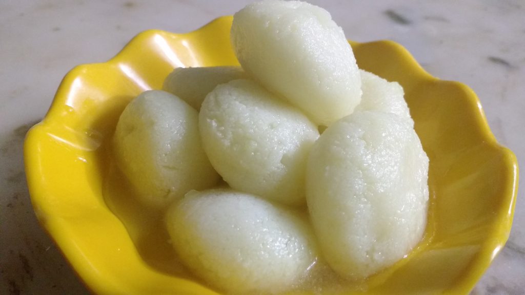 Sponge (Chena) Rasgulle - Syrupy Goodness!