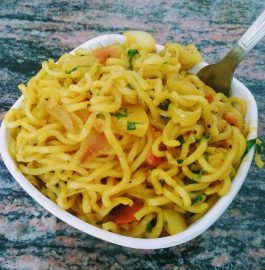 Maggi With Fried Vegetables : Iconic Snack!