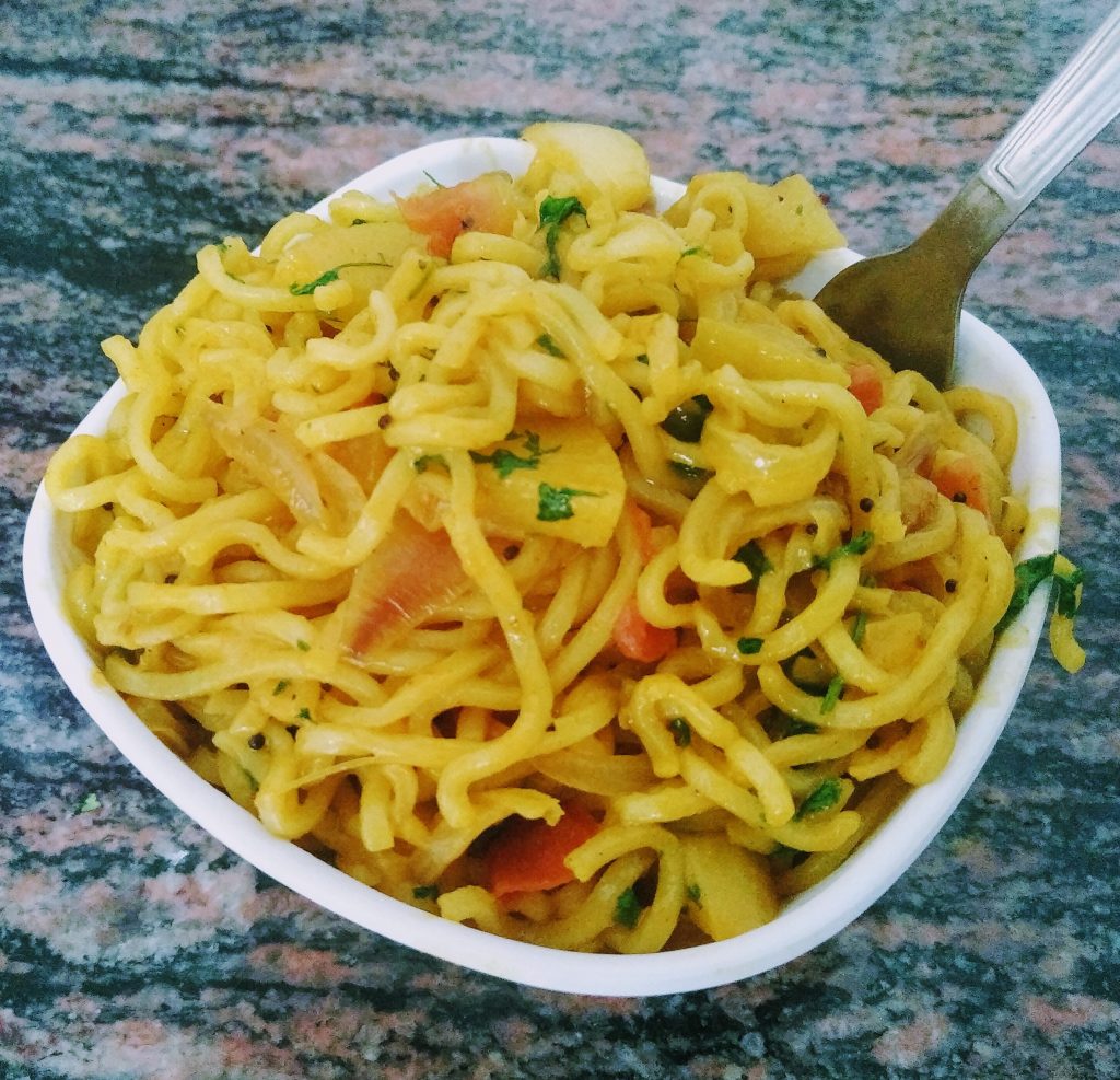 Maggi With Fried Vegetables : Iconic Snack!