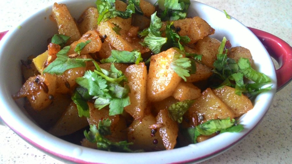 Achari Aloo Fry - Quick and Easy Recipe!