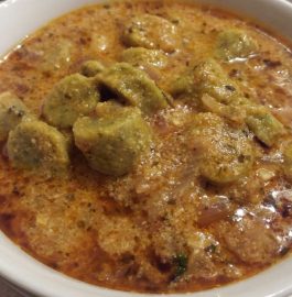 Spinach/ Paalak k Gatte Curry - Rajasthan Special!!