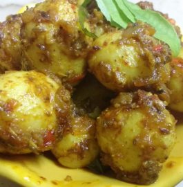 Lehsuni Baby Potatoes - Quick Curry