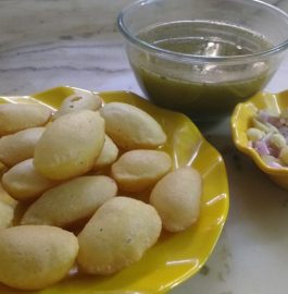 Sooji ke Batashe/ Golgappe - Yummy Snacks!