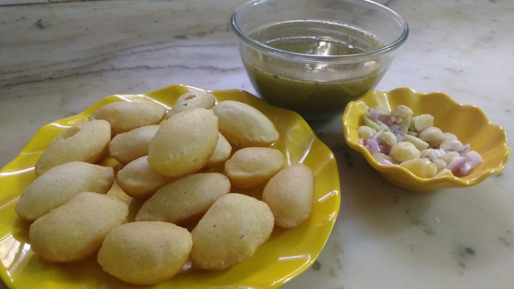 Sooji ke Batashe/ Golgappe - Yummy Snacks!