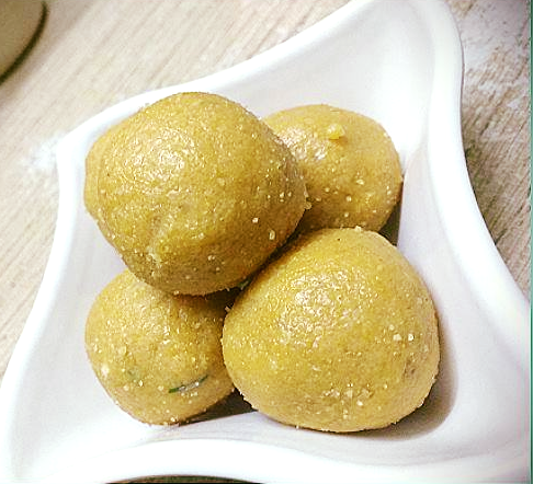 moong dal ladoo