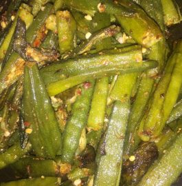 Bhindi with dry spices - Indian curry