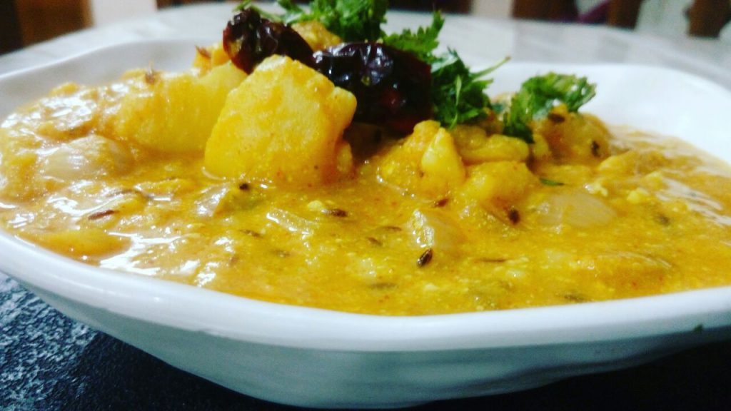 Dahi Vale Aloo Recipe