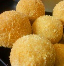 Moong Dal Laddoo Recipe