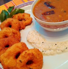 Urad Dal Vada Sambhar And Coconut Chutney