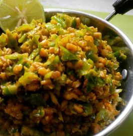 Mirchi & Dana Methi Ka Koota Recipe