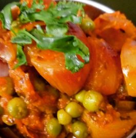 Pyaz Matar Curry Recipe