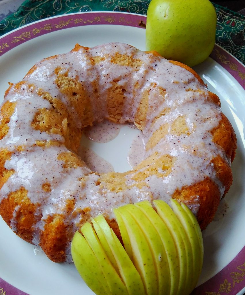 Apple Cinnamon Cake (Eggless) Recipe