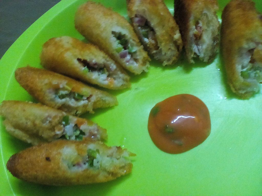 Hung Curd Bread Roll Recipe