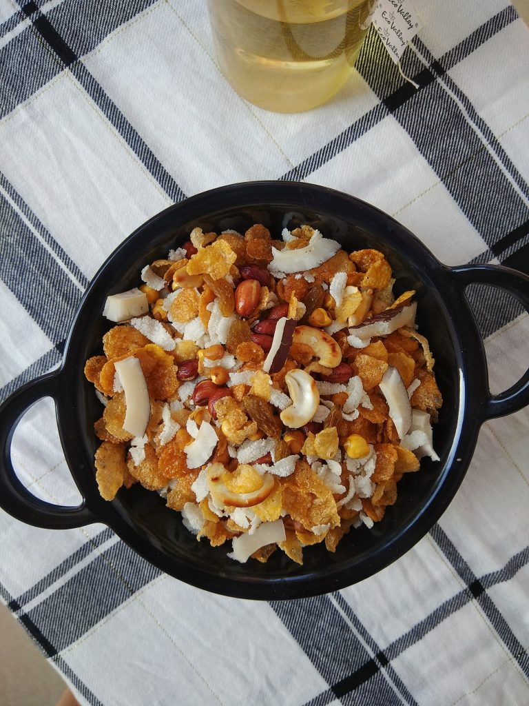 Cornflakes Chivda Recipe
