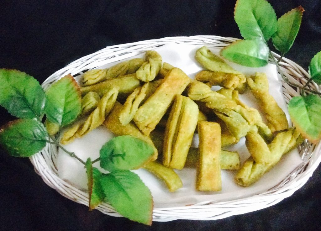 Twisted Palak Sticks Recipe