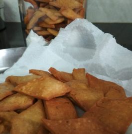 Namak Pare Recipe