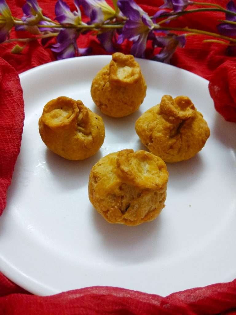 Biscuit Stuffed Potli Recipe