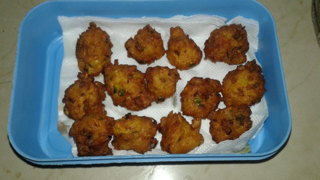 Poha And Makka Pakode Recipe