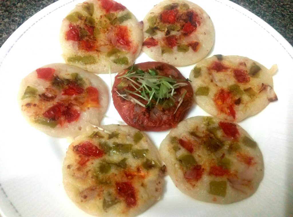 Sooji Urad Dal Mini Uttapam Recipe