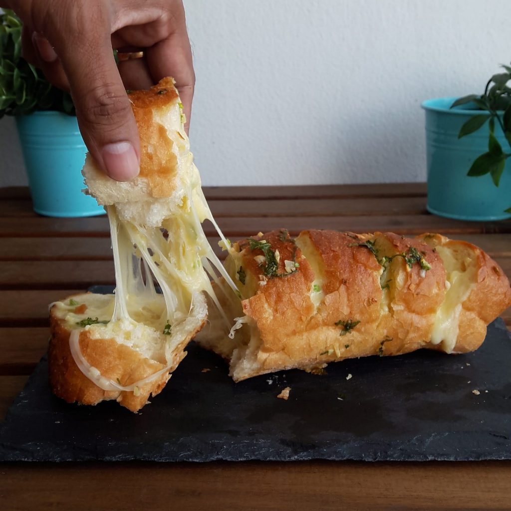 Cheese Garlic Bread - Pull Apart Version | French Recipe