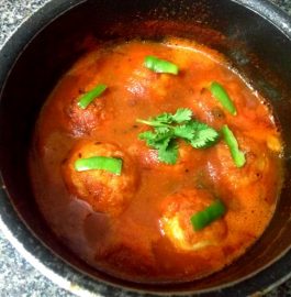 Paneer Kofta in Strawberry Tomato Gravy Recipe