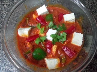 Paneer Capsicum In Strawberry Tomato Gravy Recipe