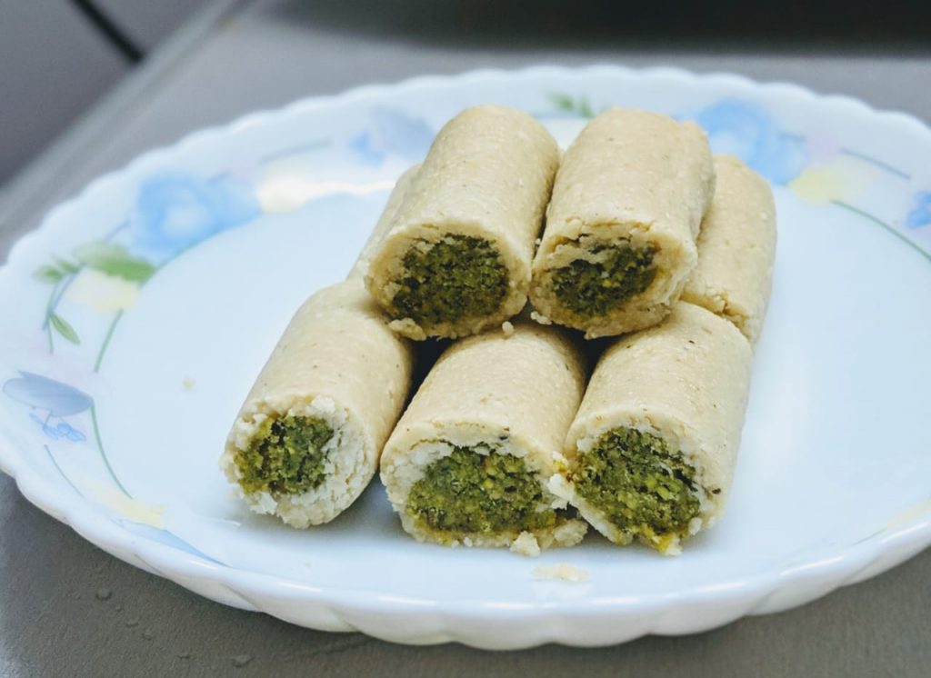 Kaju Pista Roll Recipe