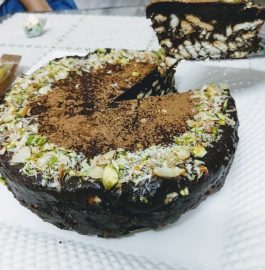 Biscuit Cake | No Bake Biscuit Cake Recipe